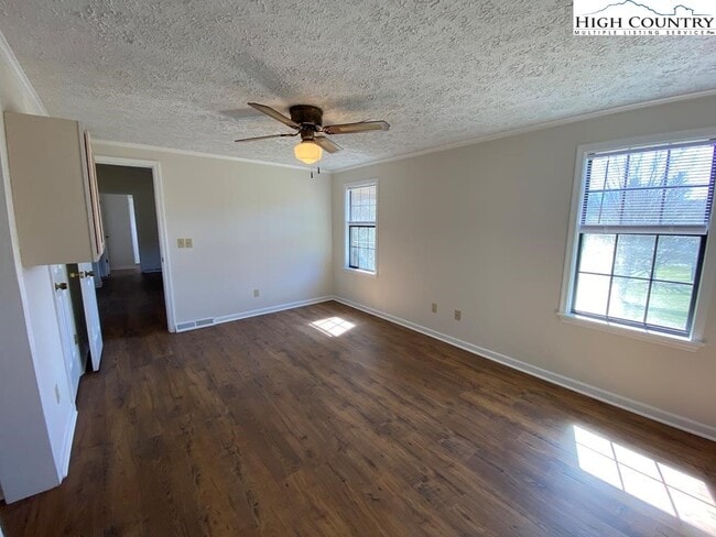 Building Photo - 462 Hartsoe Rd