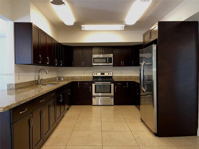 Building Photo - 401 Majorca Ave
