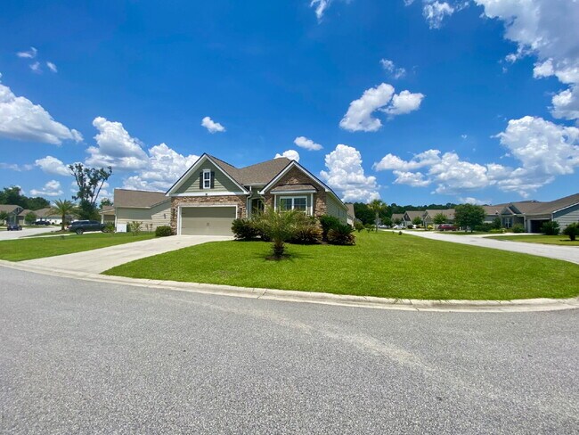 Building Photo - Ranch Style, Four Bedroom Home in Mill Creek!