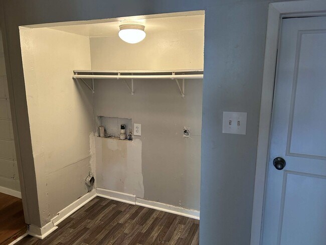 Building Photo - 3-Bedroom Home with Large Yard – Close to Schools!