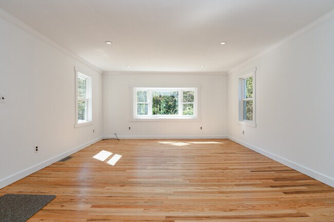Building Photo - 81 Picketts Ridge Rd