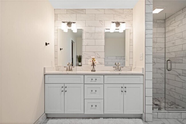 Building Photo - 181 Arrowood Ln