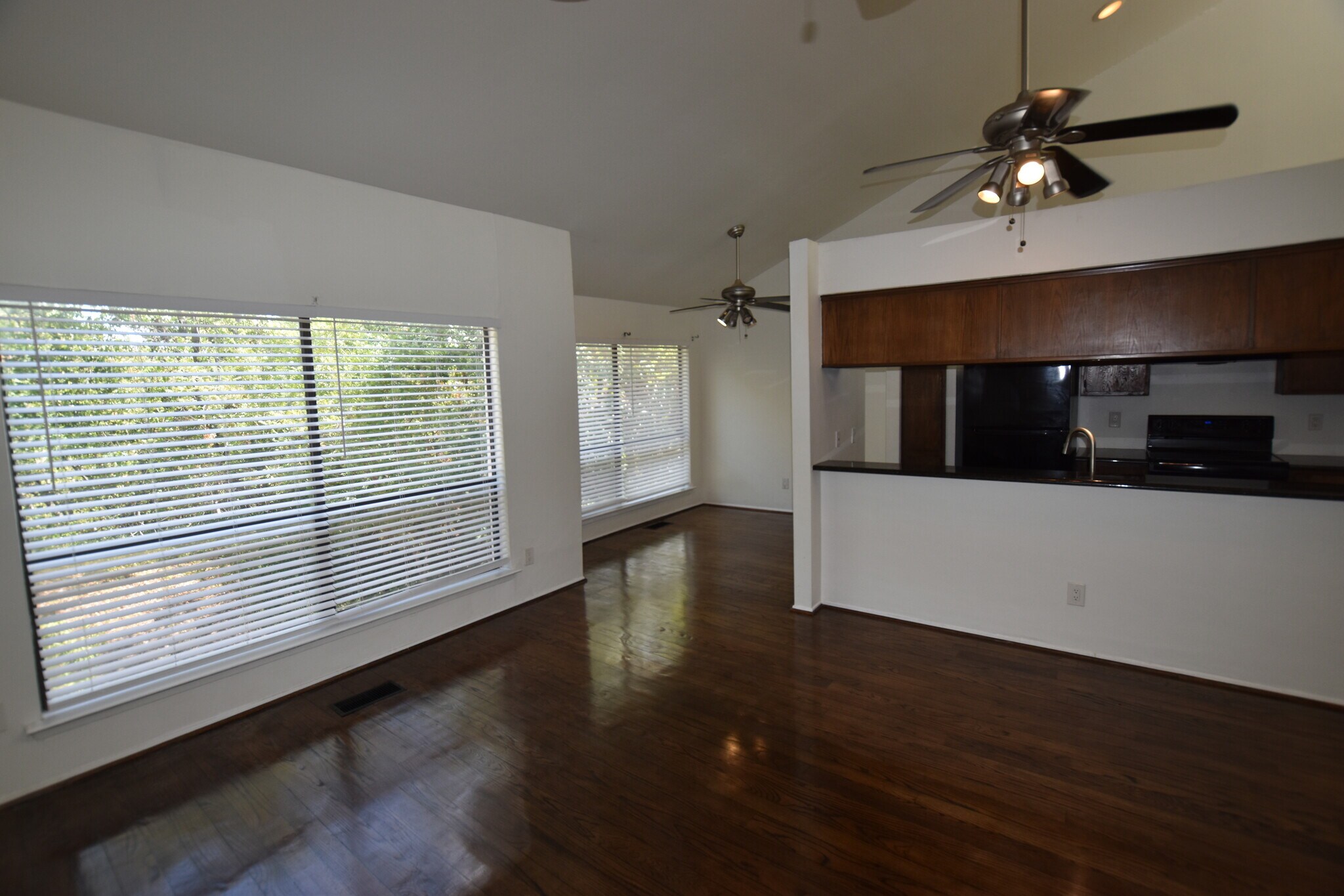 Building Photo - 6718 Eastridge Dr