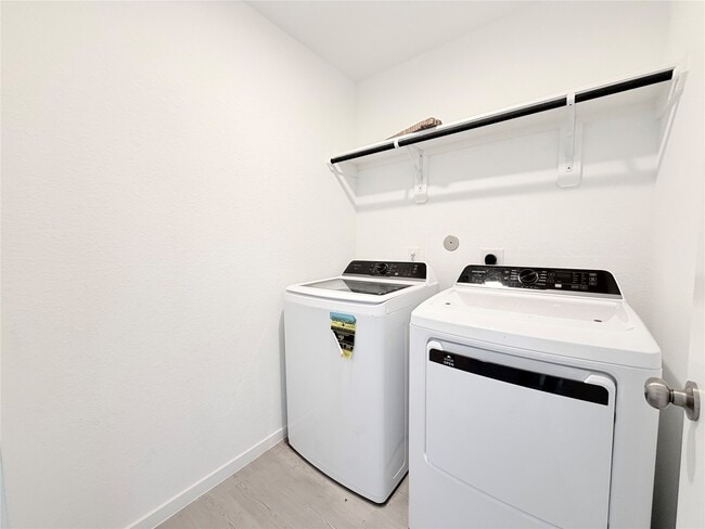Building Photo - 26727 Sea Holly Cir