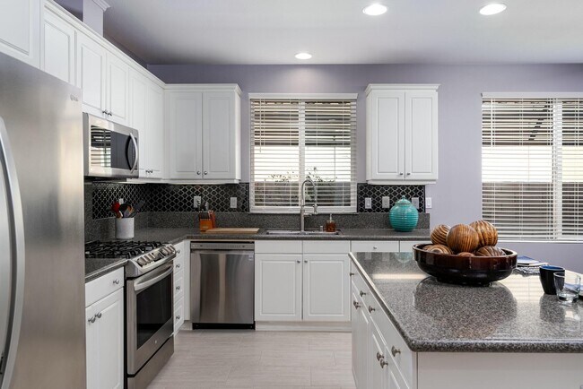 Building Photo - 2090 Savanna Way