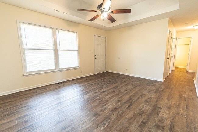 Building Photo - 1207 Hand Dr