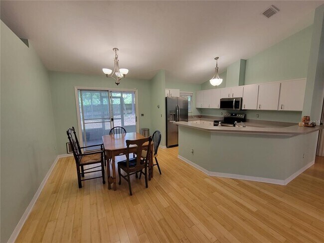 Building Photo - 2070 SW 42nd Ln