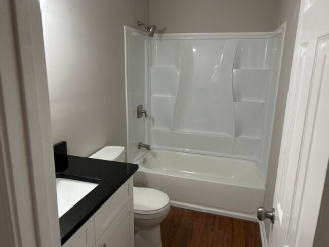 Building Photo - 135 Ashmore Ct