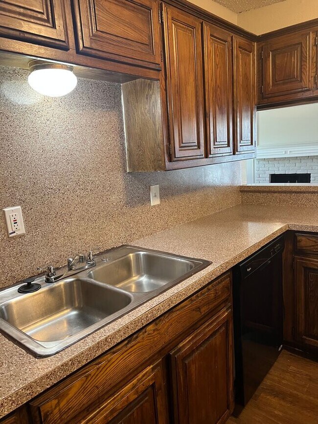 Building Photo - 11815 Garden Terrace Dr