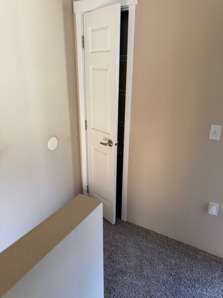 Building Photo - 5209 E Upriver Dr