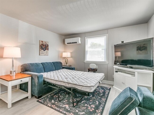 Building Photo - 1223 Monnett Ave