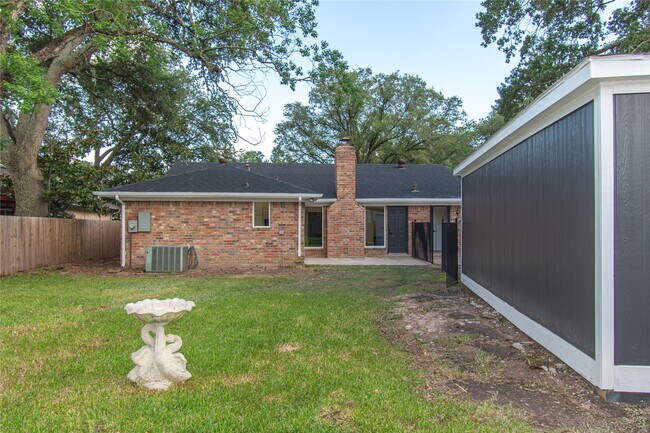 Building Photo - 822 Red Rock Canyon Dr