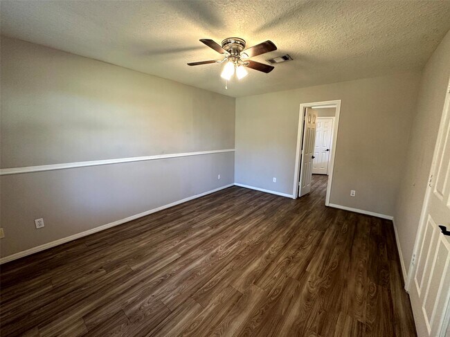 Building Photo - 14870 Cetus Ct