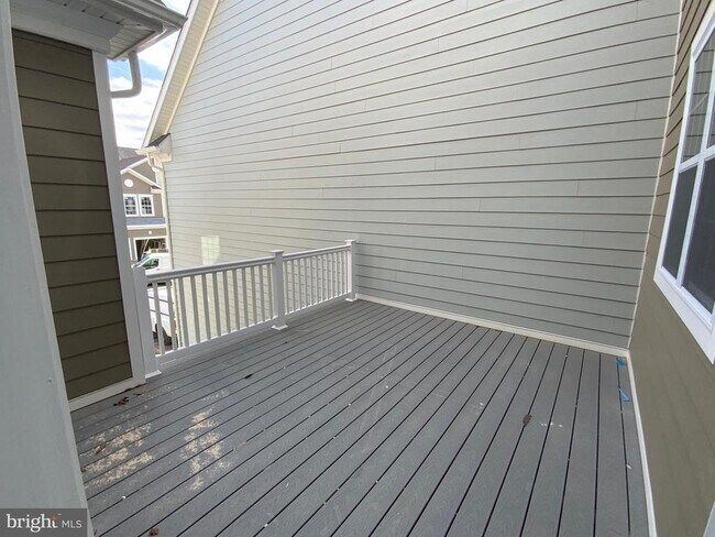 Building Photo - 206 Pound Ln