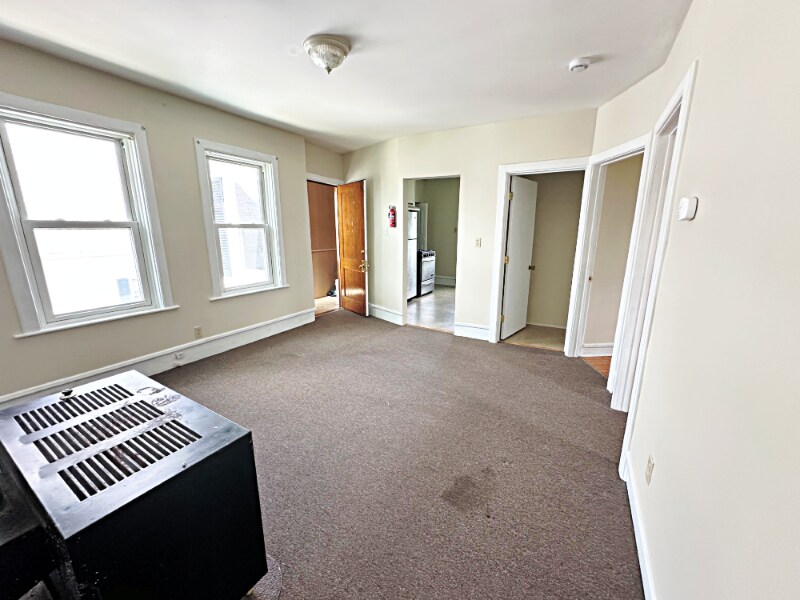 Building Photo - 528 Lawton St