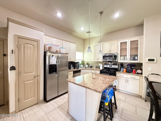 Building Photo - 3856 Loma Cortez Dr