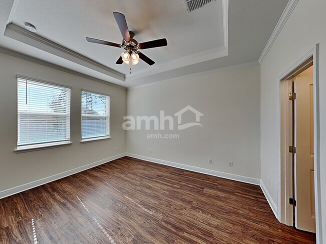 Building Photo - 1159 Sky Lks Dr