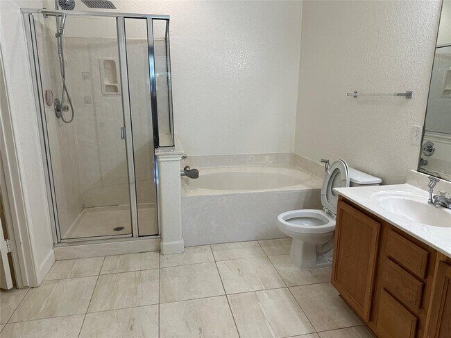 Building Photo - 14209 Naruna Way