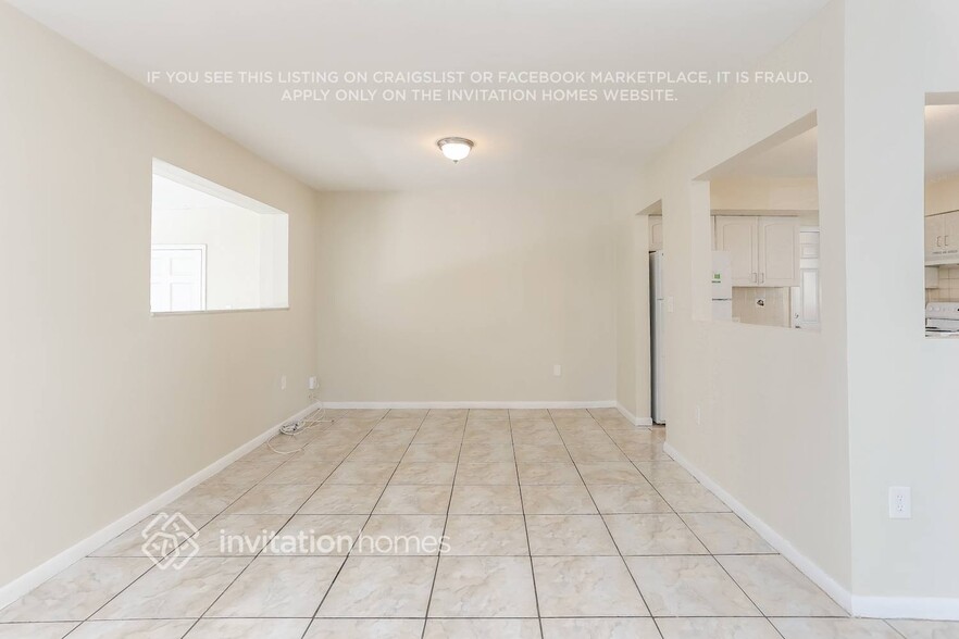 Building Photo - 1270 NW 196th St