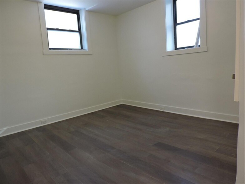 Building Photo - 8 Prescott St