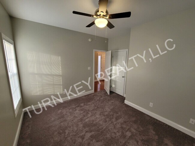 Building Photo - Home for rent in Gardendale