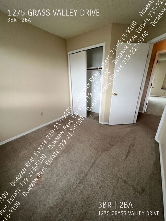 Building Photo - 1275 Grass Valley Dr