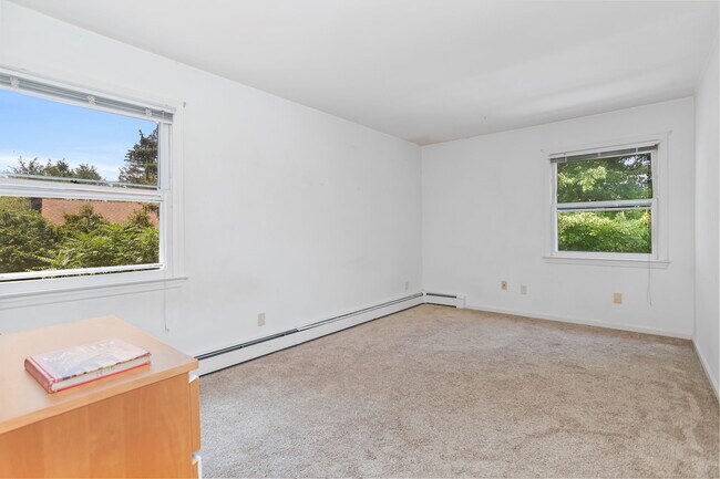Building Photo - 11A Mead Ave