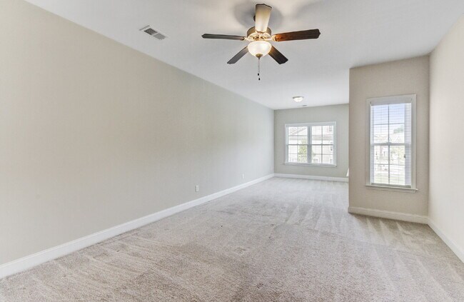 Building Photo - 2005 Kings Gate Ln