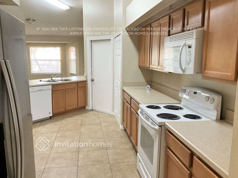 Building Photo - 250 Bedford Dr