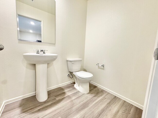 Building Photo - *NEW BUILD* BEAUTIFUL 2-STORY 3 BEDROOM, 2...