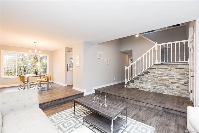 Building Photo - Remodeled Home in Mukilteo!
