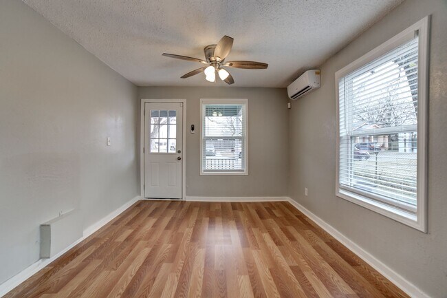 Building Photo - S Trenton Ave Triplex
