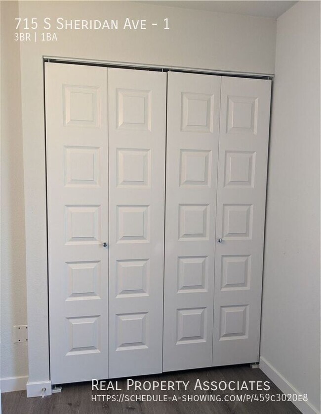 Building Photo - 715 S Sheridan Ave