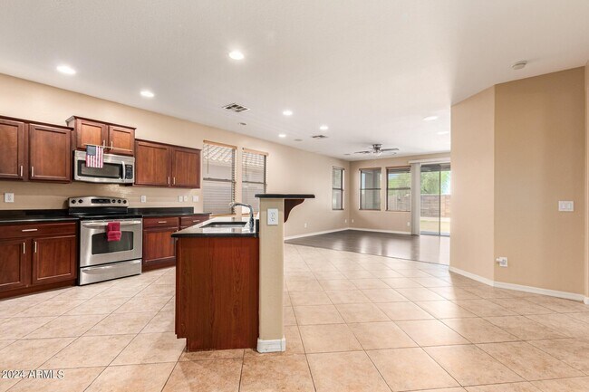 Building Photo - 4706 S Twinleaf Dr