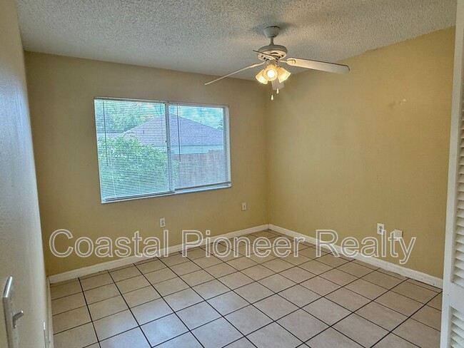 Building Photo - 6063 Shingler Ave