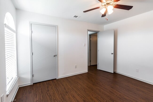 Building Photo - Luxury Duplex. Best Prices In South Austin! Steps from Hike & Bike Trail And Downtown!