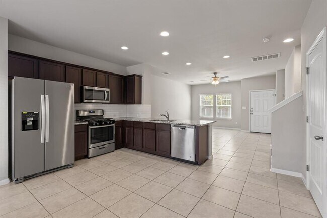 Building Photo - 18007 Malnati Dr