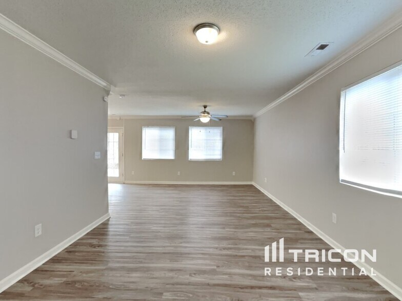 Building Photo - 7 Selsey Ct