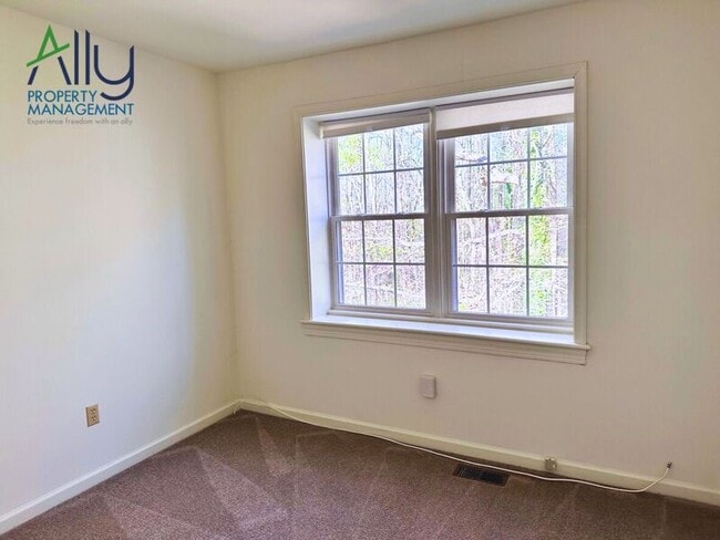 Building Photo - 1515 Westfield Ct