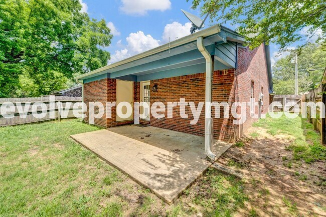 Building Photo - 6843 Maury Dr