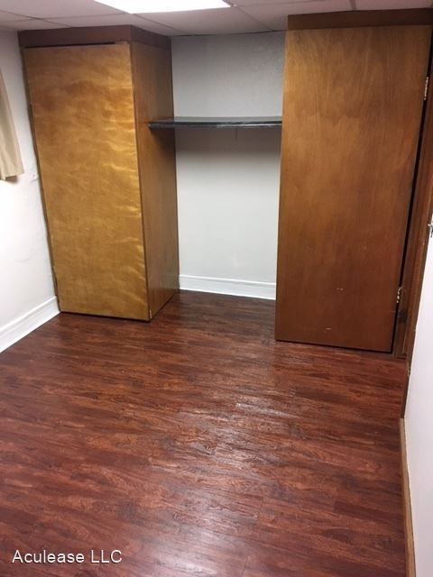 Building Photo - 300 Main St