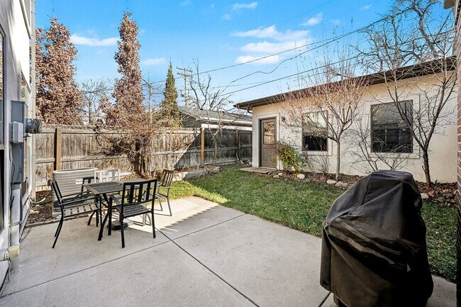 Building Photo - Gorgeous 3 bed 3.5 bath Home Available in Platt Park!