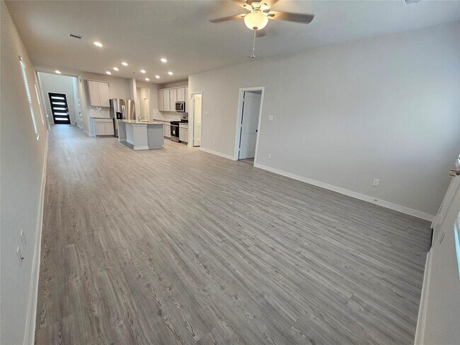 Building Photo - 5823 Quest Valley Dr