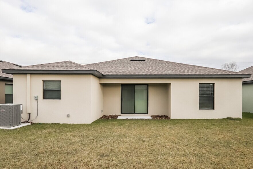 Building Photo - 745 Chatham Walk