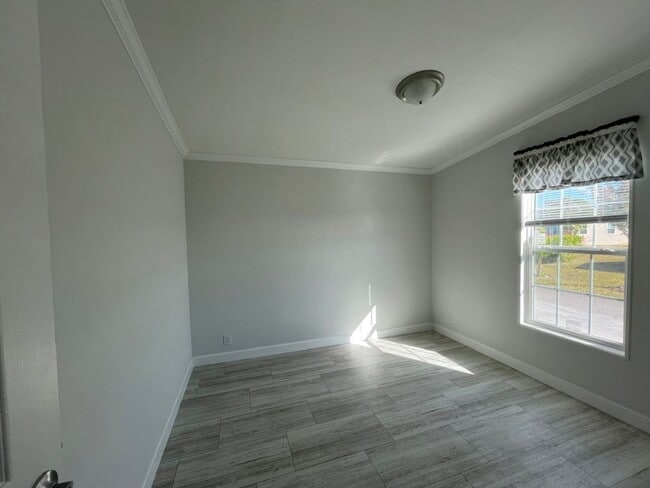 Building Photo - 574 Leopard Ln