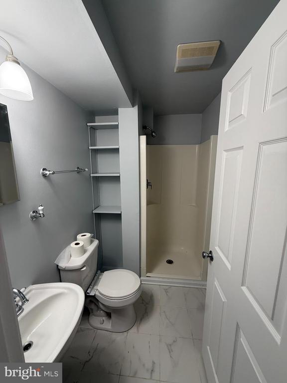 Building Photo - 105 Knollwood Ct