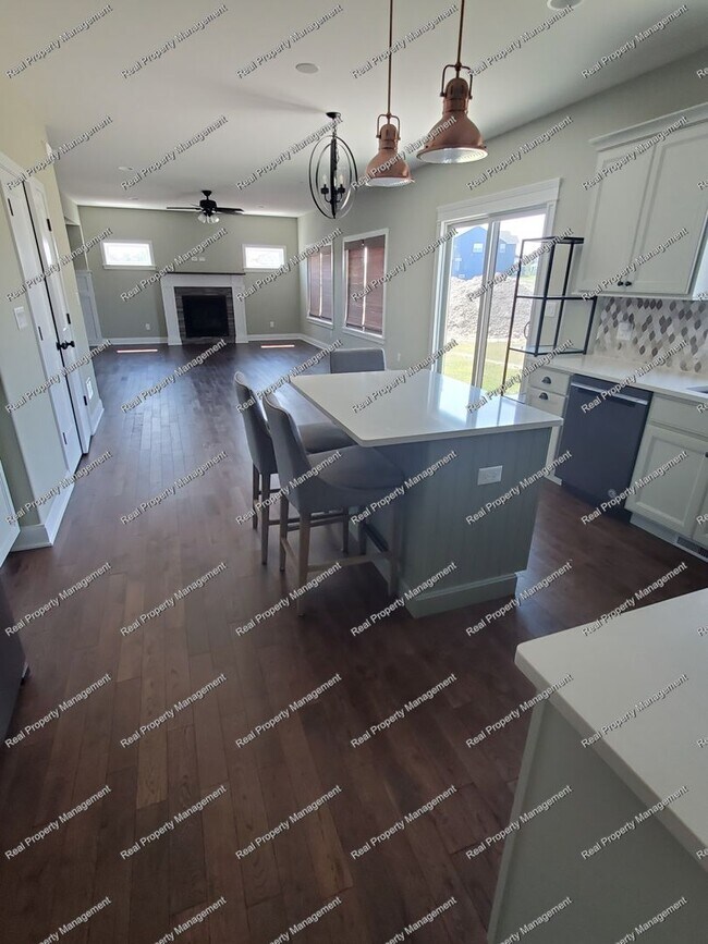 Building Photo - 10518 Talus Dr