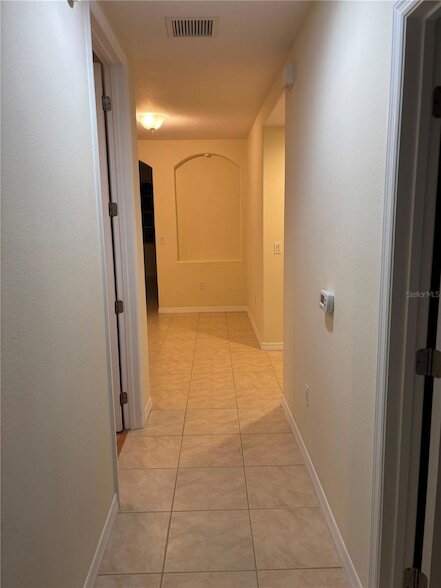 Building Photo - 3971 Square E Ln