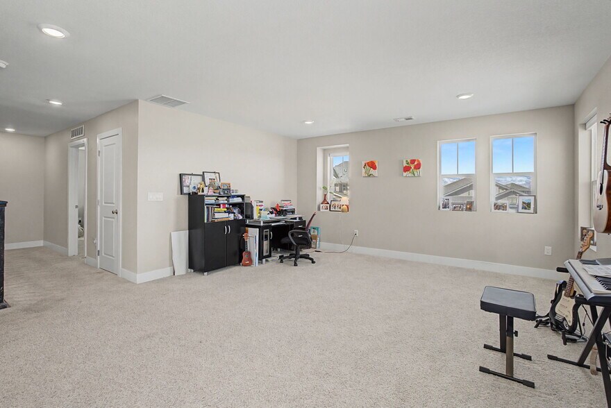 Building Photo - 2102 Summerlin Ln