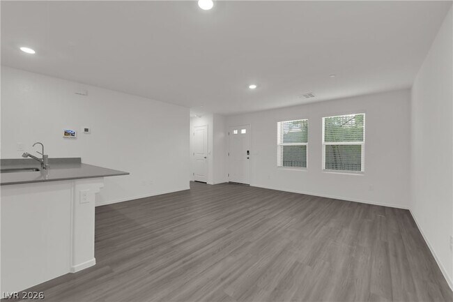 Building Photo - 6917 Stafford Hl St